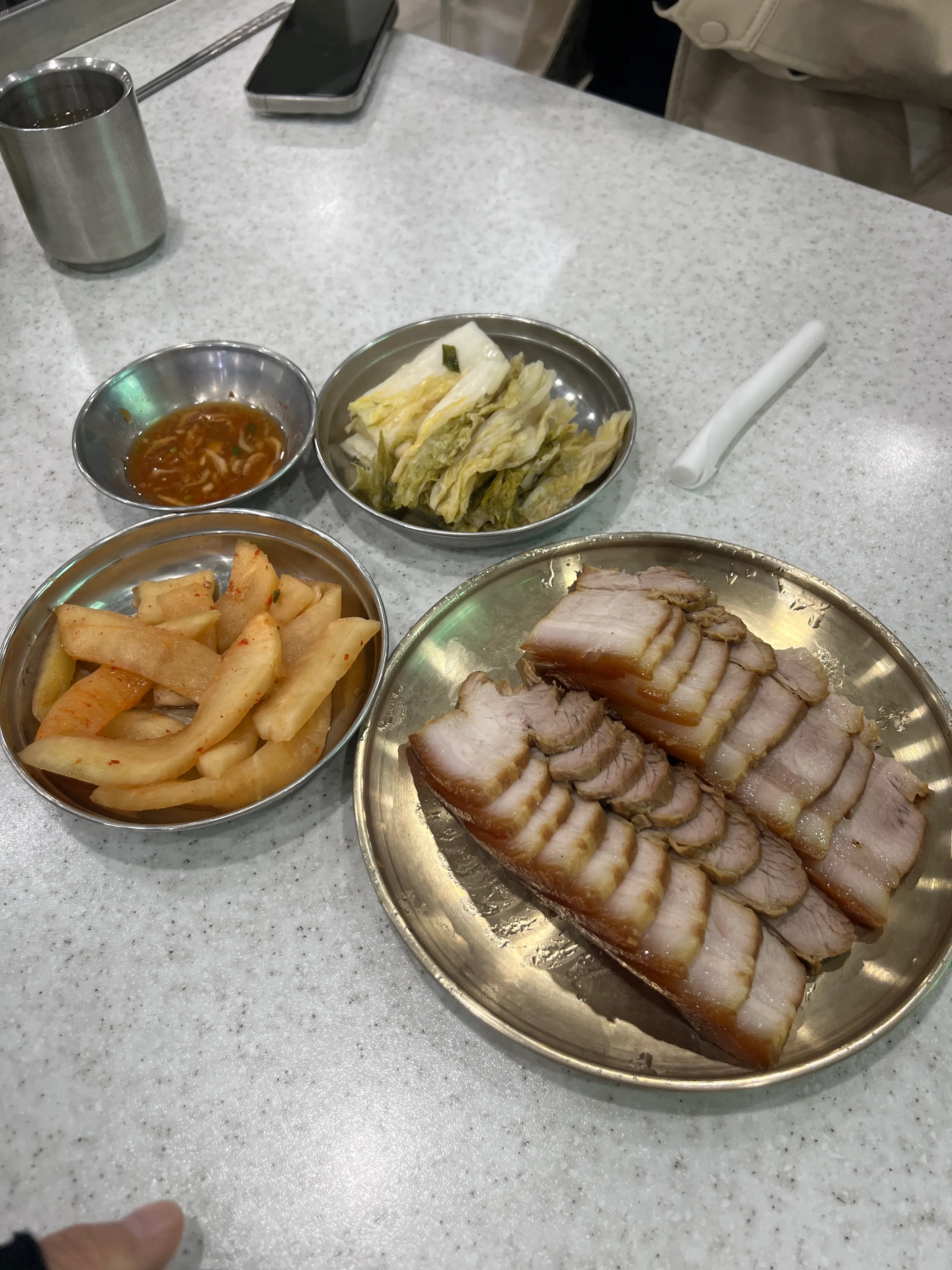 홍원막국수 편육