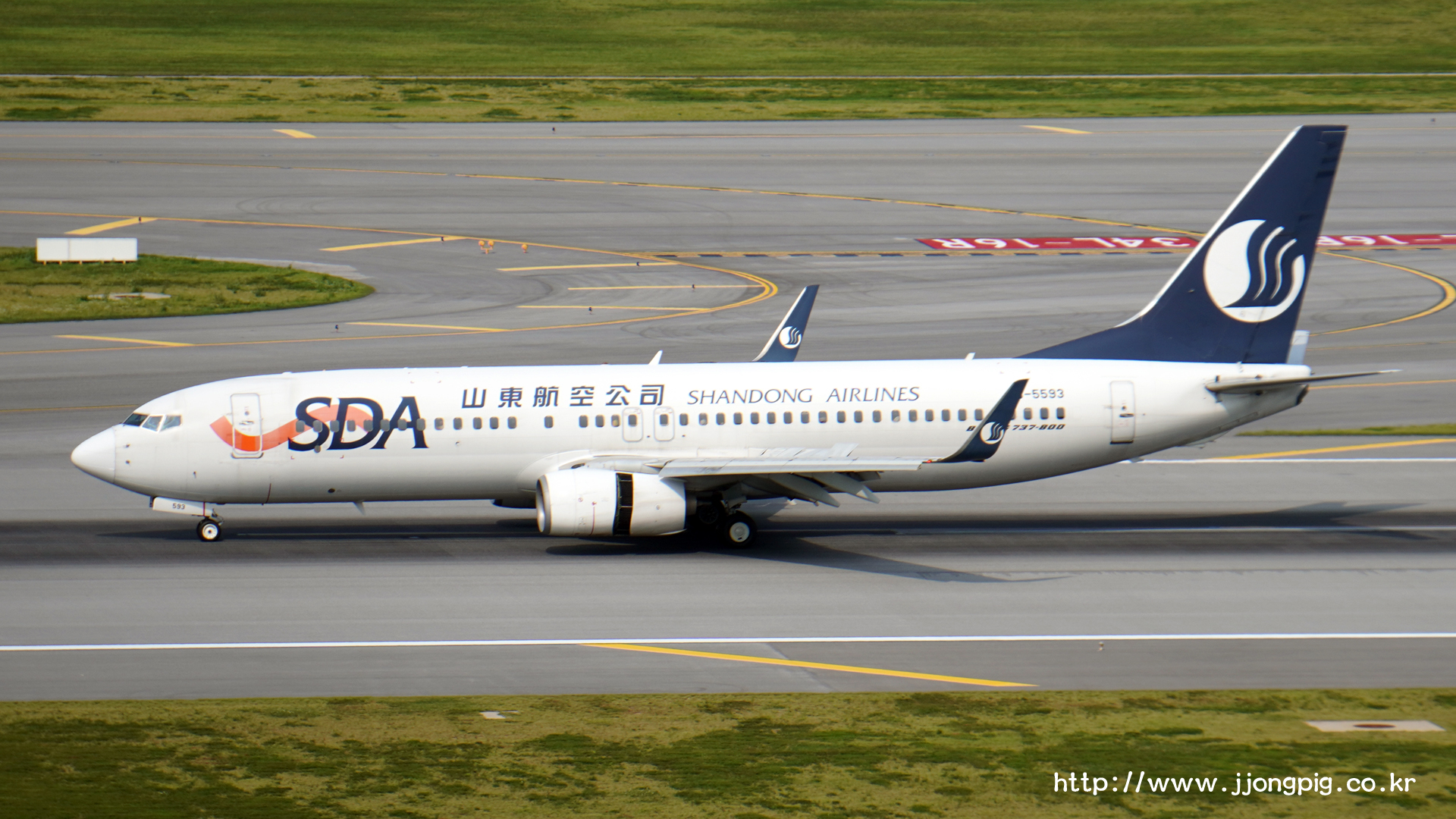 Shandong Airlines B-5593 Boeing 737-800
