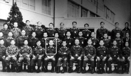 알트태그-군사반란 성공 축하사진