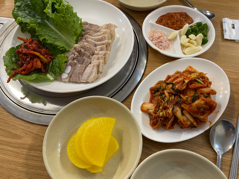 월평동 홍두깨 칼국수 맛보기 수육