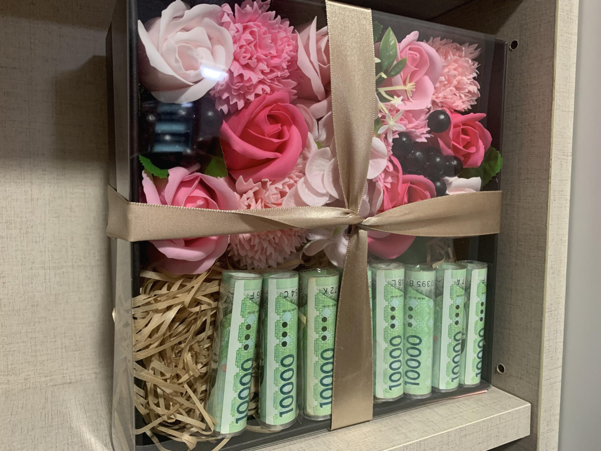 엄마 생일 추천 선물 돈이 담긴 꽃박스