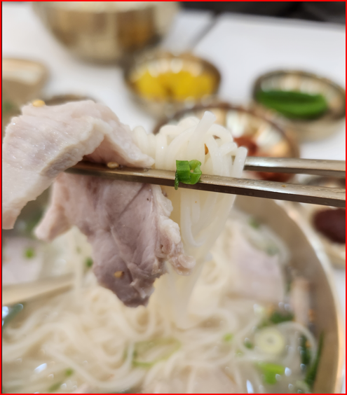 둔산동맛집 백록국수, 고기국수 한 젓가락