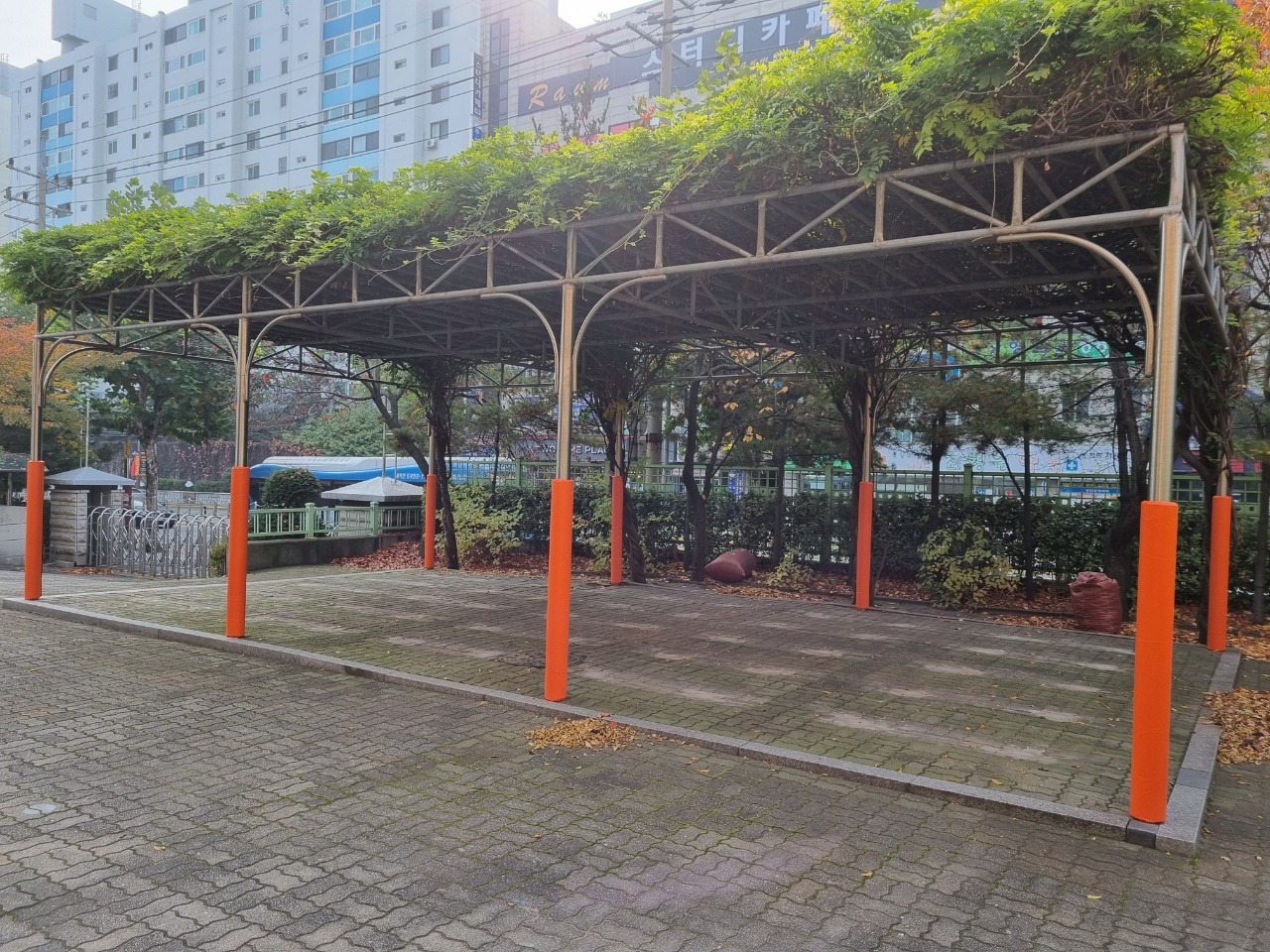  [날개스포츠] 인천미산초등학교 기둥보호대 설치 작업