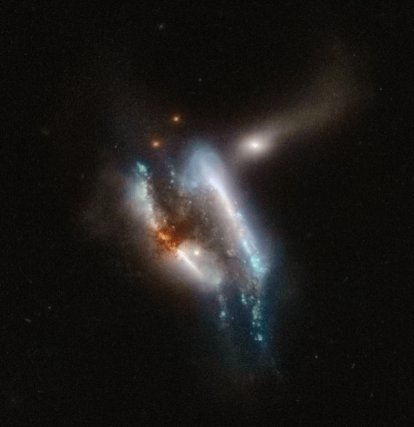 은하의 충돌 사진 IC2431