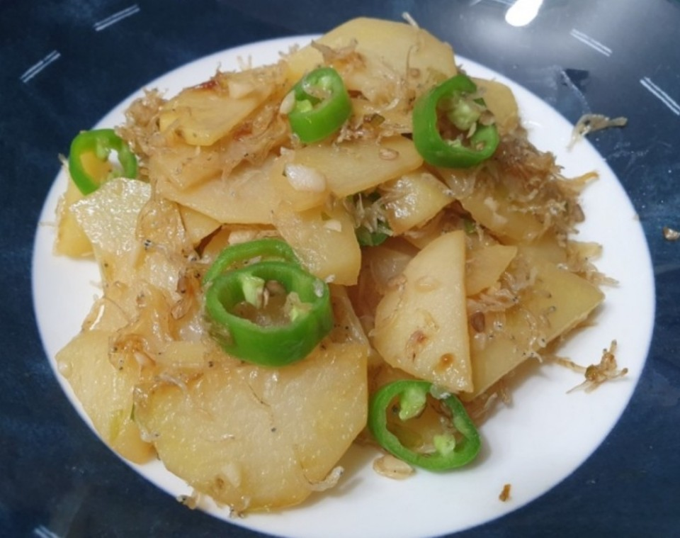  칼슘도 같이 섭취하자 감자 멸치볶음 만들기