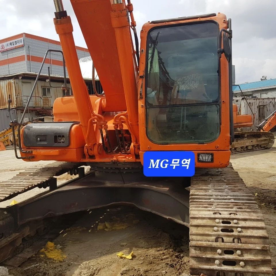  굴삭기 두산 DOOSAN Dx300LC모델 2008년식 5000만원 판매합니다.