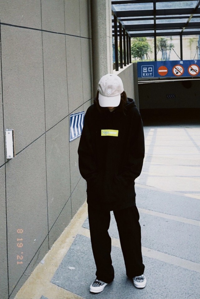  [SUPREME] 슈프림 박스 로고 스웨트 셔츠 후드 티셔츠 (3 COLOR)