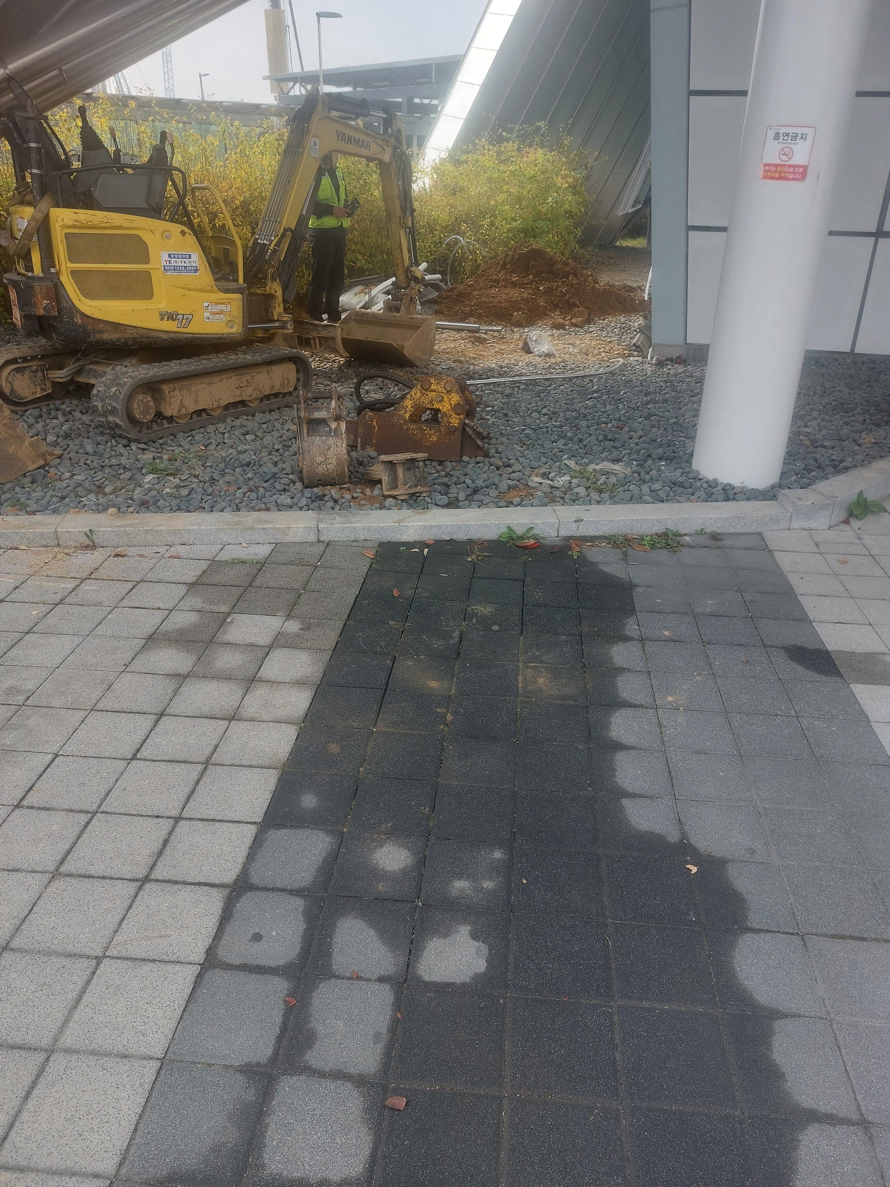  부천미니포크레인 부천포크레인 부천미니굴삭기(허니미니중기)
