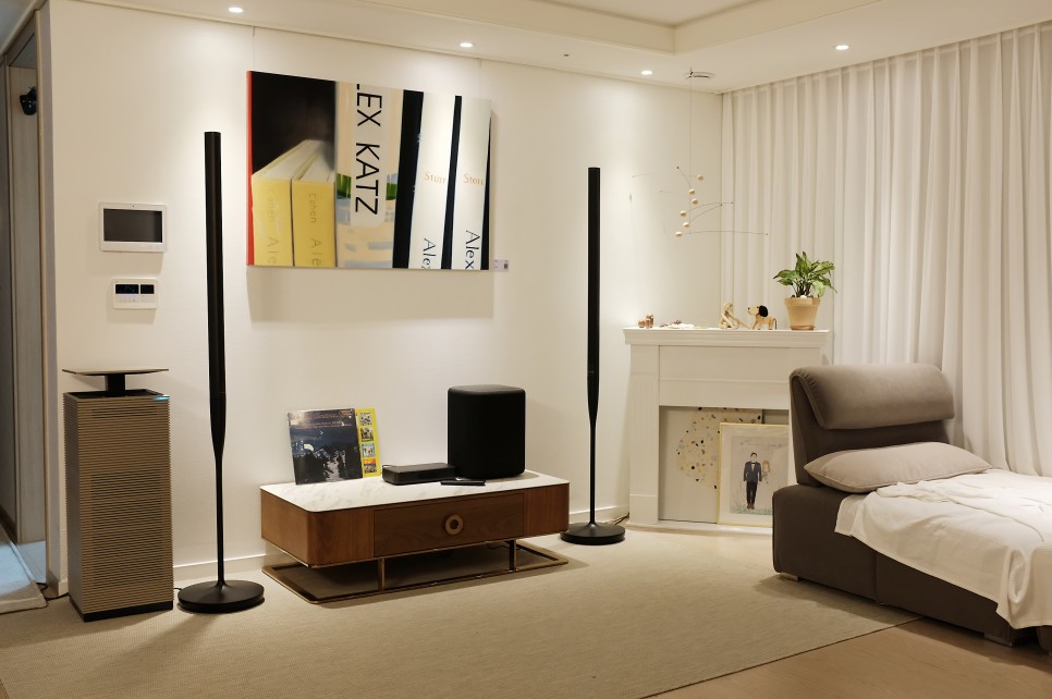RADIANCE 2400로 거실인테리어 업그레이드 고품격 사운드 하만카돈