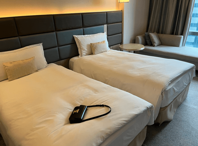 침대-소파-넓은-객실