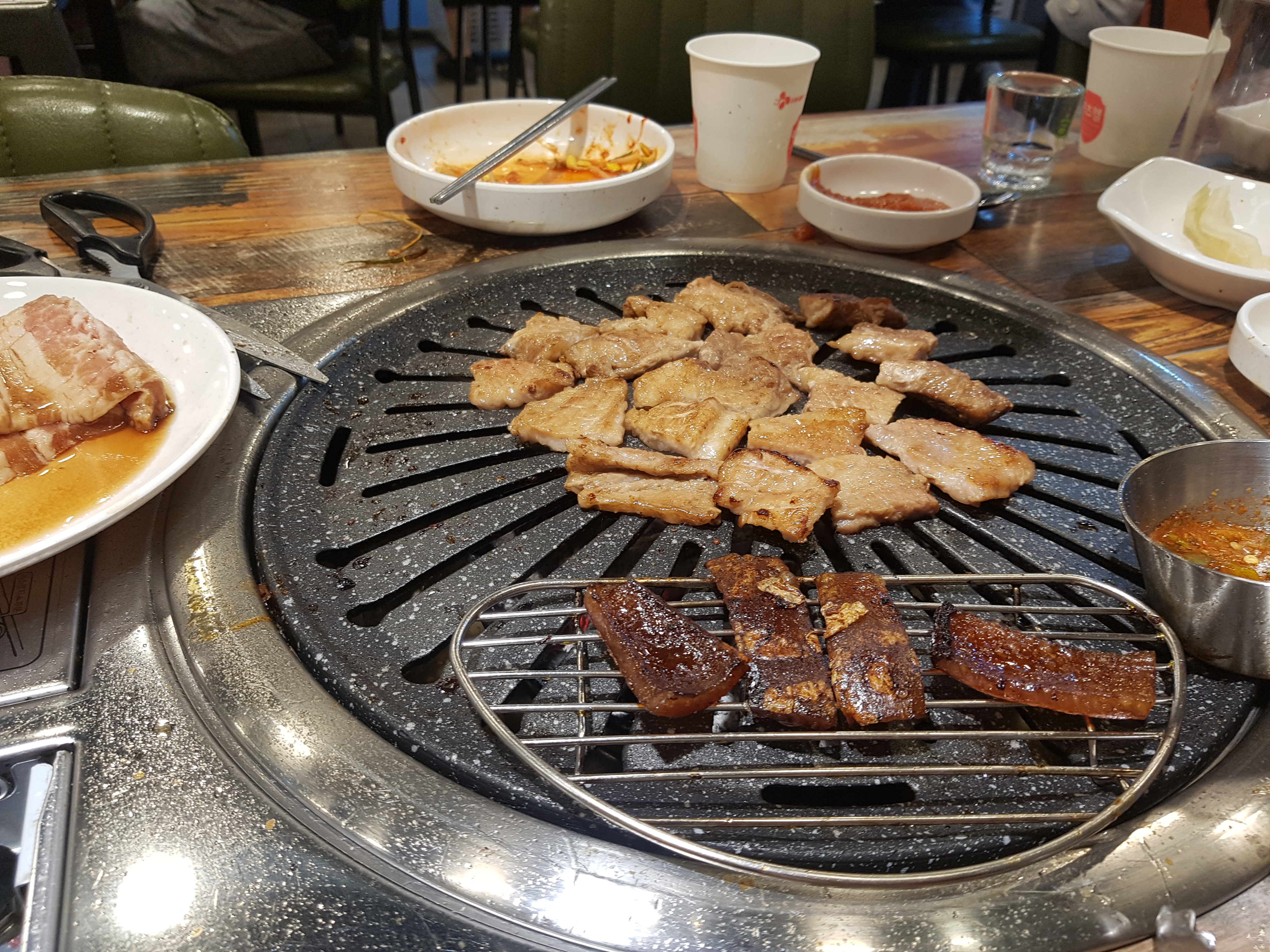  창원시 중앙동 돼지 껍데기 맛집 - 돈짝(침지숙성 고기를 돈짝에 굽다!)