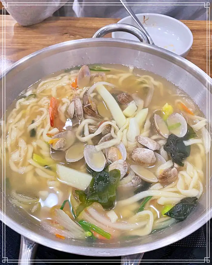  생방송 오늘저녁 명품 손만두 전골 옆집부자의 비밀노트 인천 남동구 도림동 추천 가게 바지락 칼국수, 꽁보리 비빔밥 2018회 방송 정보