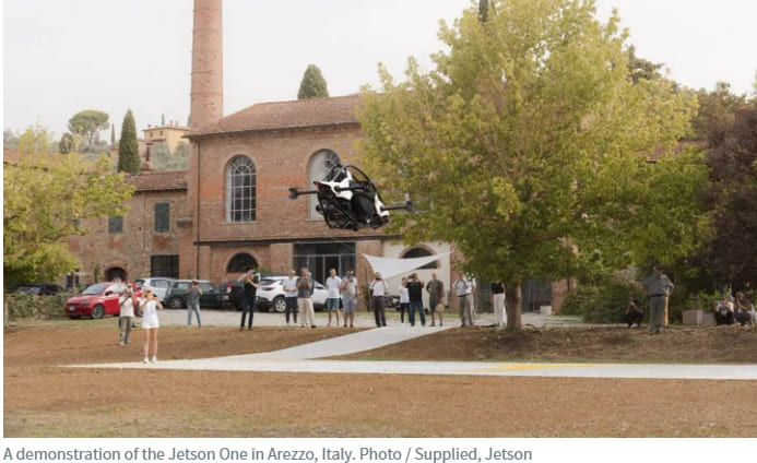 세계 최초 개인용 탑승 드론 주행 승인 VIDEO: World&#39;s first personal passenger drone Jetson one cleared for delivery