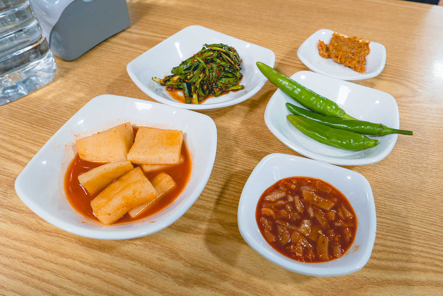 제주 삼도이동 고사리육개장 맛집 우진해장국 밑반찬