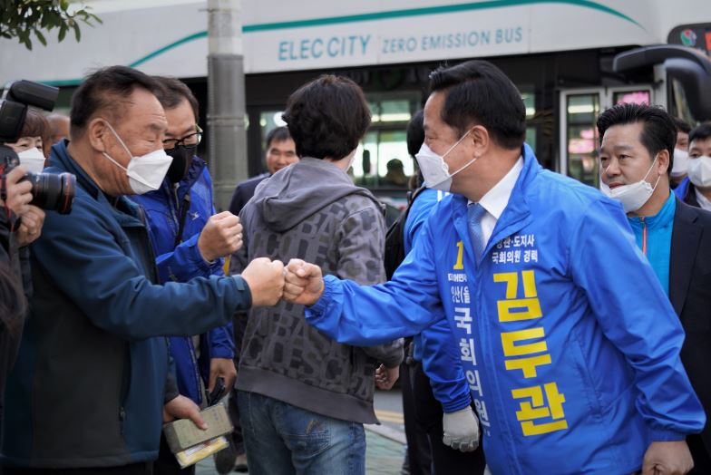  차기 대선주자 선호도 조사 김두관 진입,홍준표는?