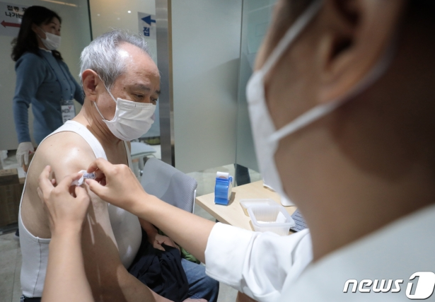  질병청이 괜찮다고 하니 독감주사 일단맞자 죽는거 아니라 잖아
