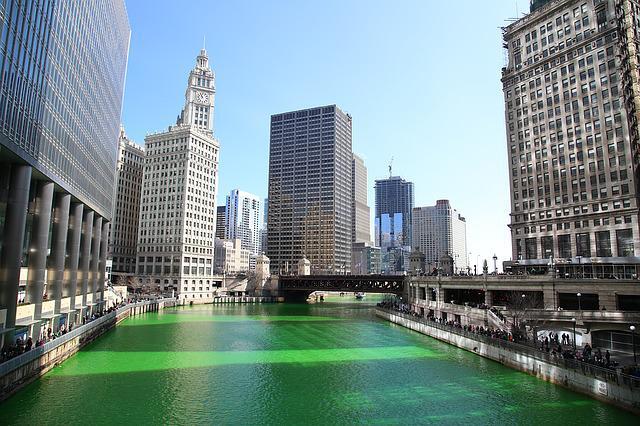Chicago River_Saint Patrick&#39;s Day
