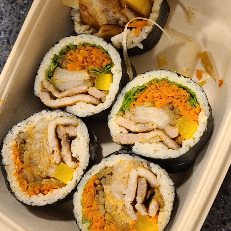팔뚝 김밥