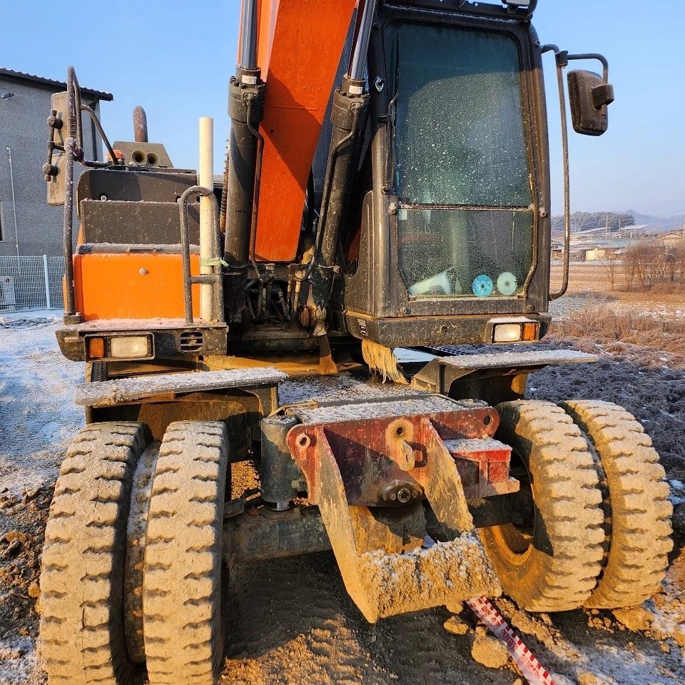  두산 DX140W5K 2018년식 8600만원 판매합니다.