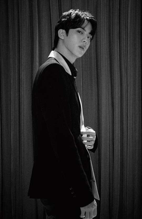  '방탄소년단' 진, 남성미 돋보이는 앨범 티저