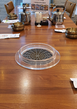 보배밥상 내부 홀 테이블