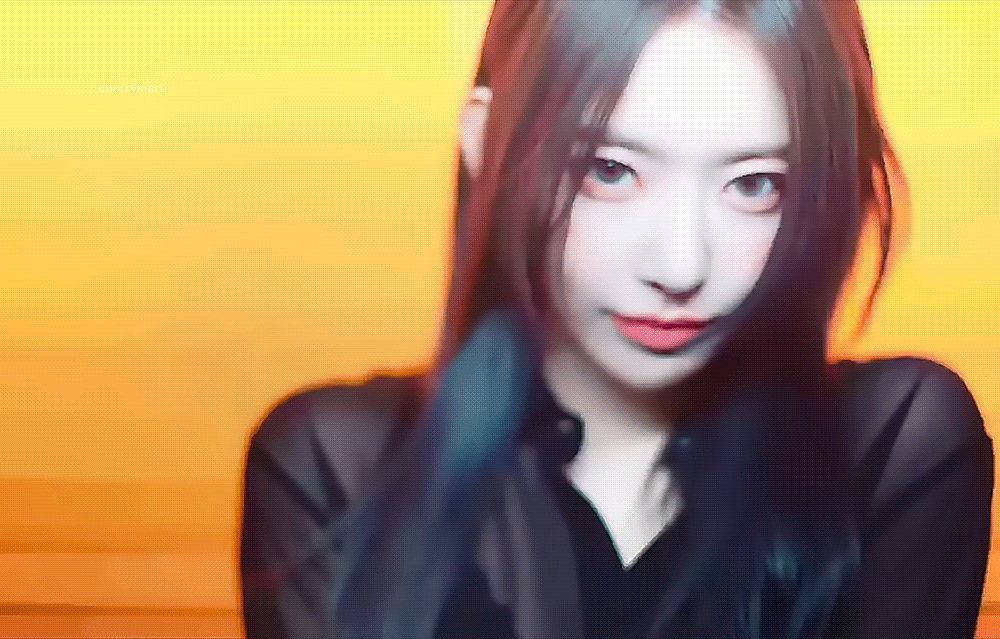  르세라핌 미야와키 사쿠라 티저 유튜브 움짤 gif
