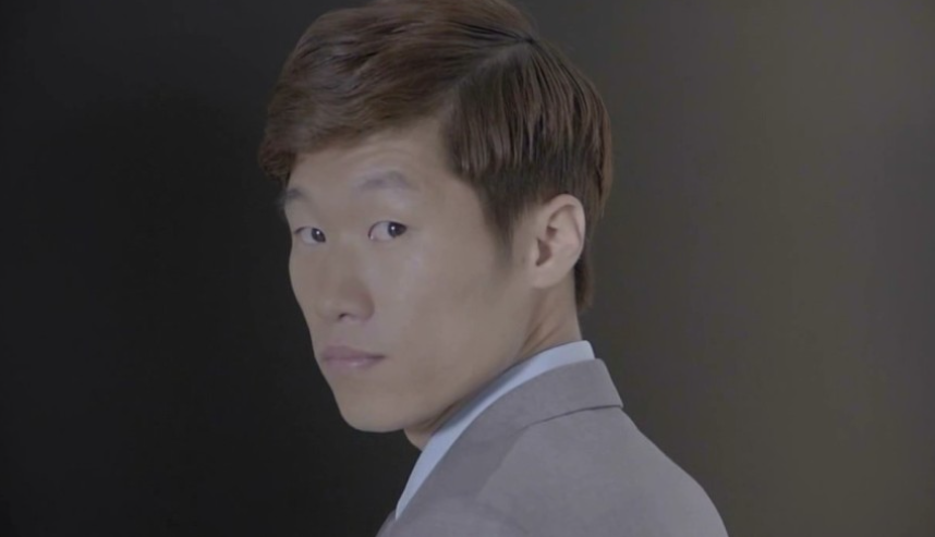 손흥민 박지성 누가 더 대단할까?(+나이 연봉 주급 업적)