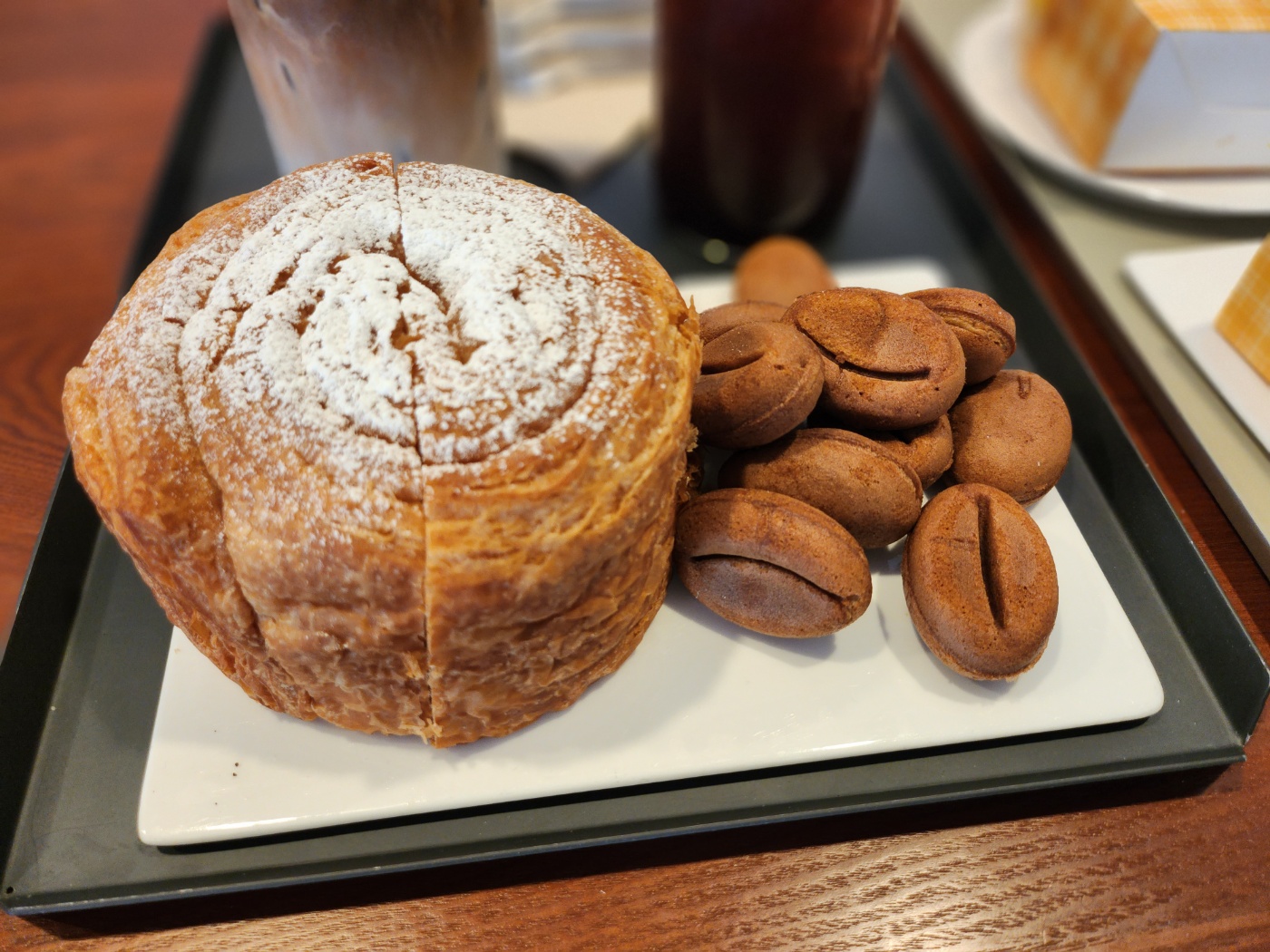 카페디셈버 몽블랑 커피콩빵 커피맛