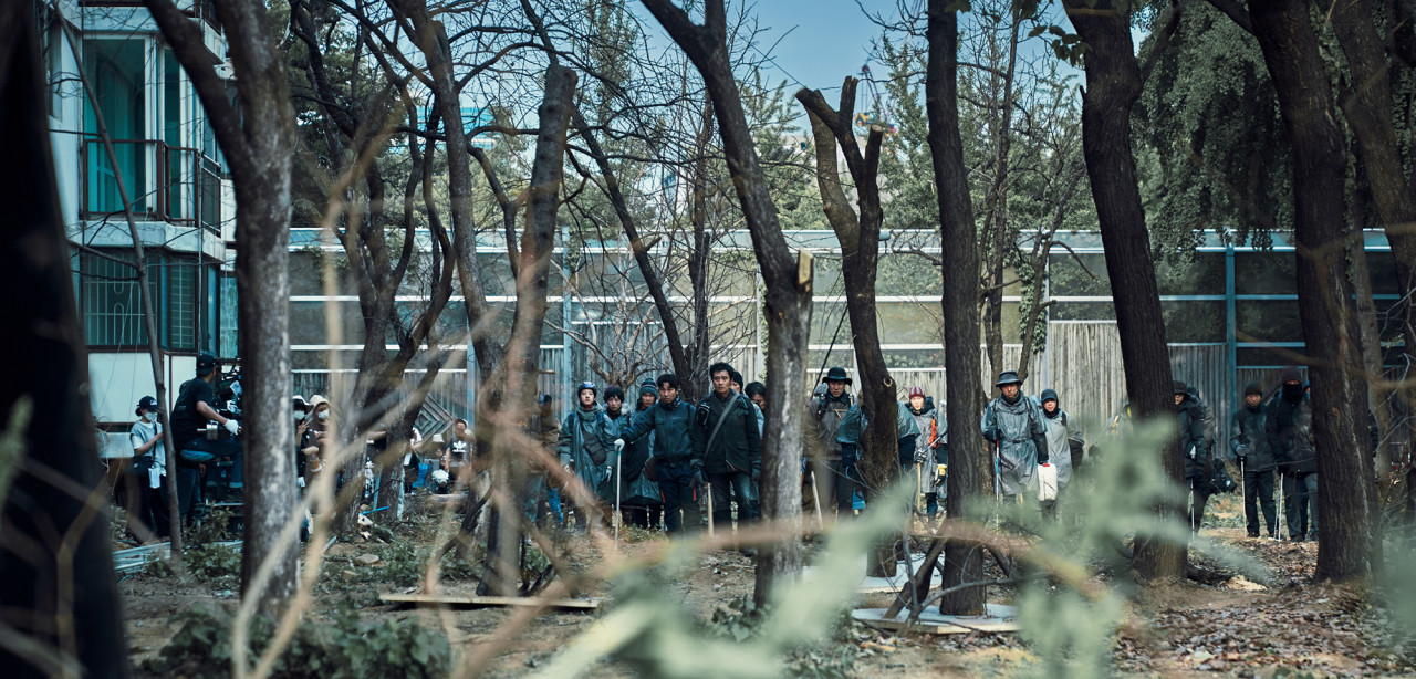 영화콘크리트유토피아 정보 OTT 등장인물 줄거리 손익분기점 평점 후기