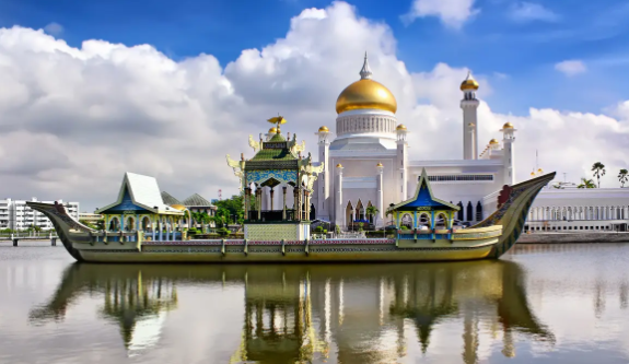 알리 사이푸틴 모스크(Masjid Ali Saifuddien)