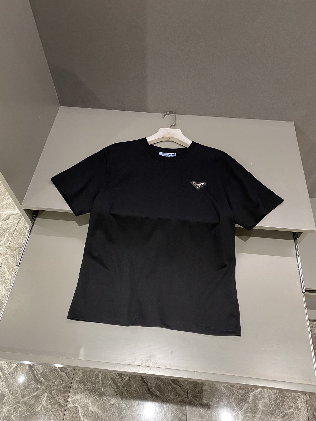  [PRADA] 프라다 21SS 로고 반팔 티셔츠 (2 COLOR)