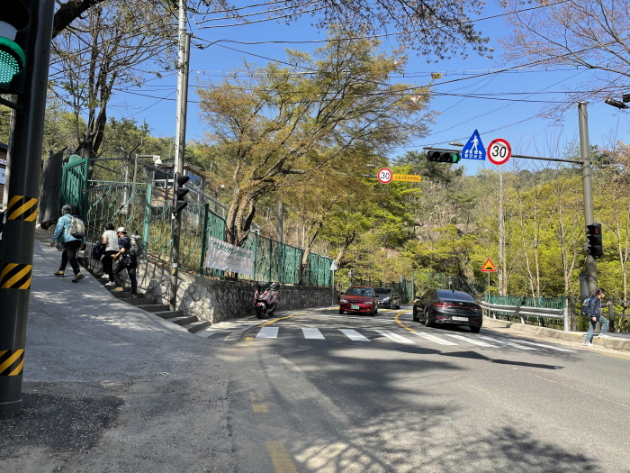 북악산 등산로