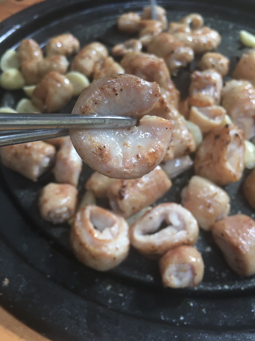  씹는 맛이 일품인 돼지곱창 맛집, 한나네 숯불 곱창
