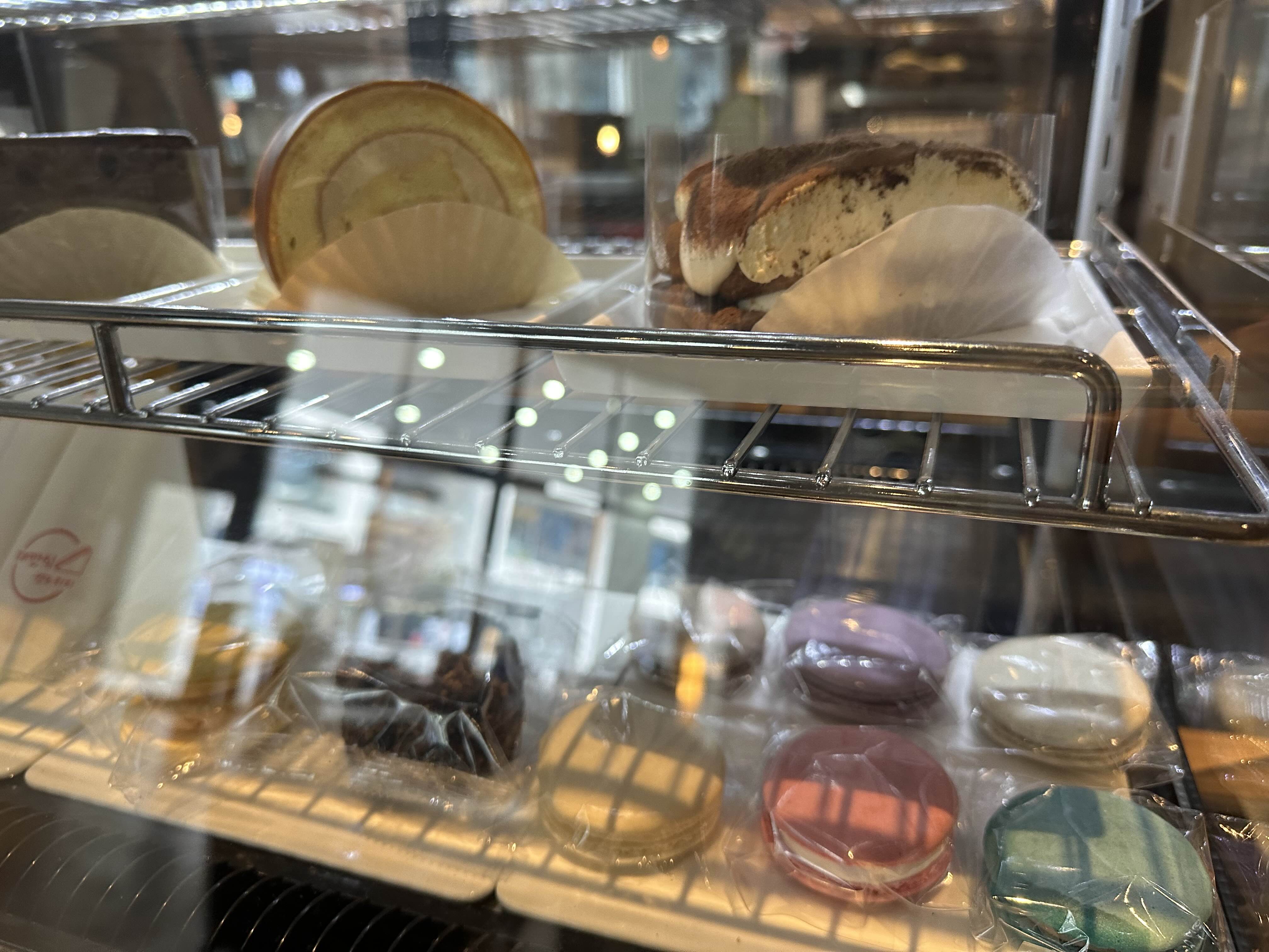 무려 연중무휴 24시간 운영하는, 9