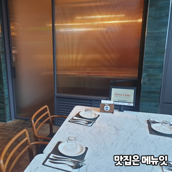  테라코타 용산점 레스토랑 테이블오더 메뉴잇 설치 사례
