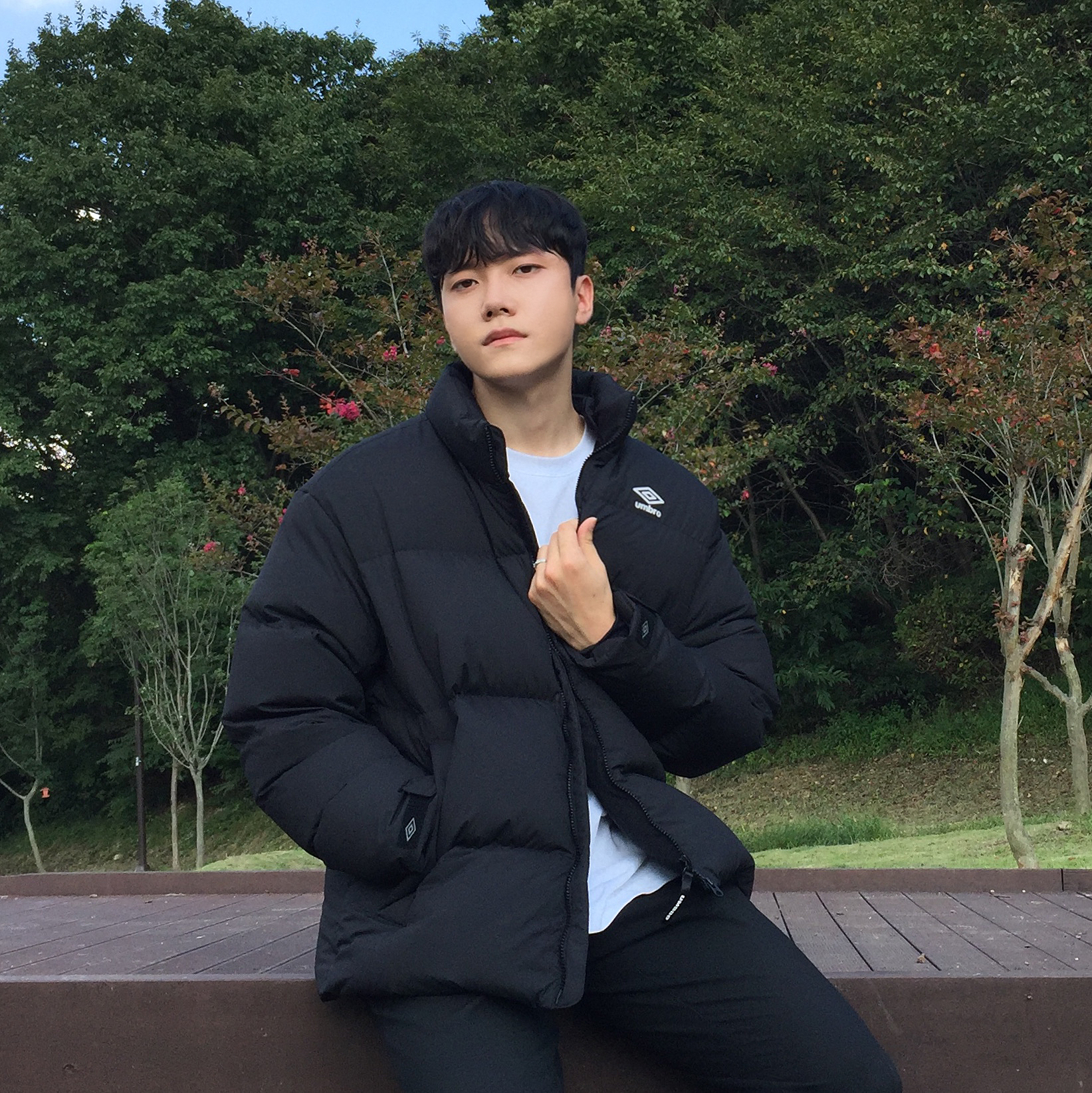  남자 겨울 숏패딩 추천 - 엄브로 플라이트 숏패딩 검정색