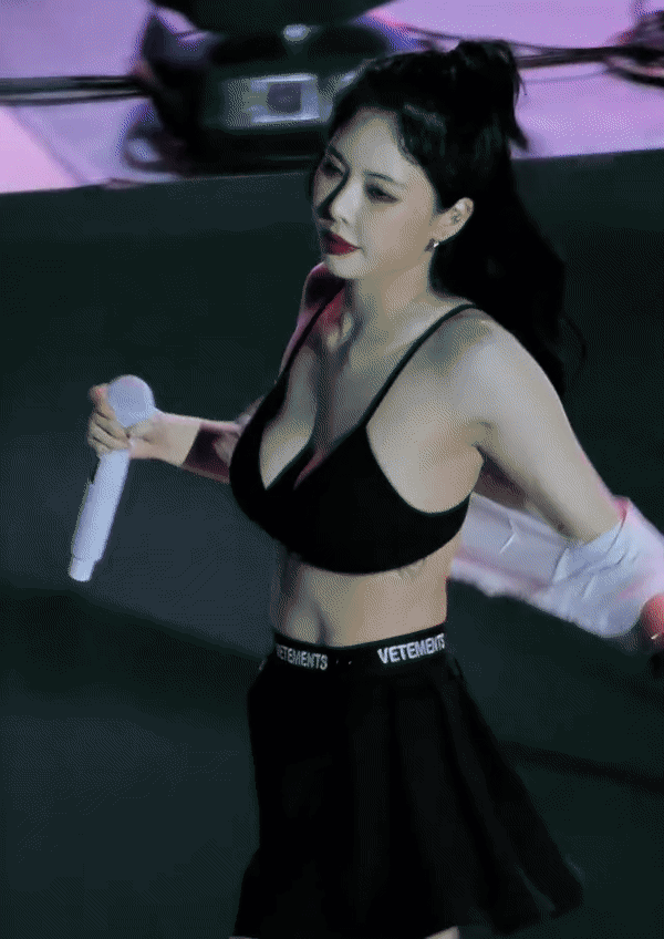  현아 경희대 국제캠퍼스 축제 무대 움짤 gif