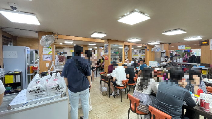 조점례남문피순대 매장 내부