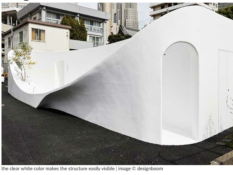후지모토 소우의 세숫대야 모양의 도쿄 화장실 VIDEO: Sou fujimoto designs concave &#39;tokyo toilet&#39; as large water vessel open to all