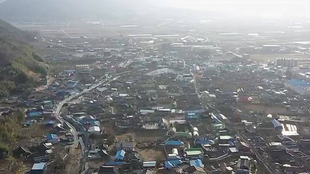 [191회] 다큐온 - KBS역의 부활 2 - 빈집, 가능성을 채우다] 전국 빈집 150만 호 시대.ts_20230326_162804.134.jpg