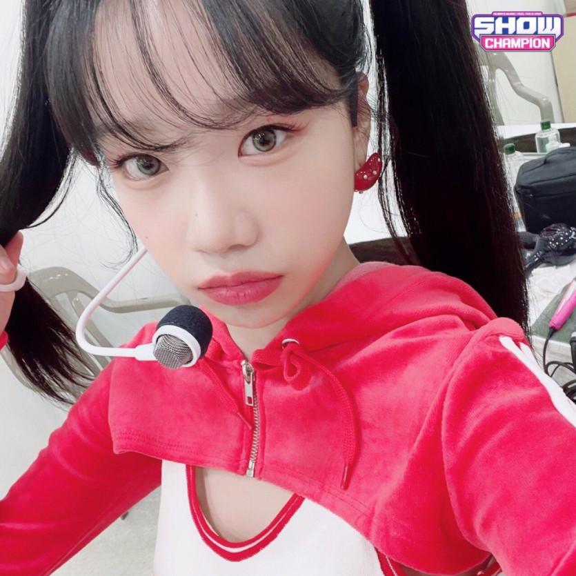  조유리 - 러브 쉿! 농구 유니폼 무대 안무 움짤 gif
