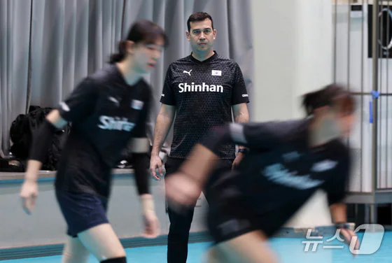 모랄레스 여자배구