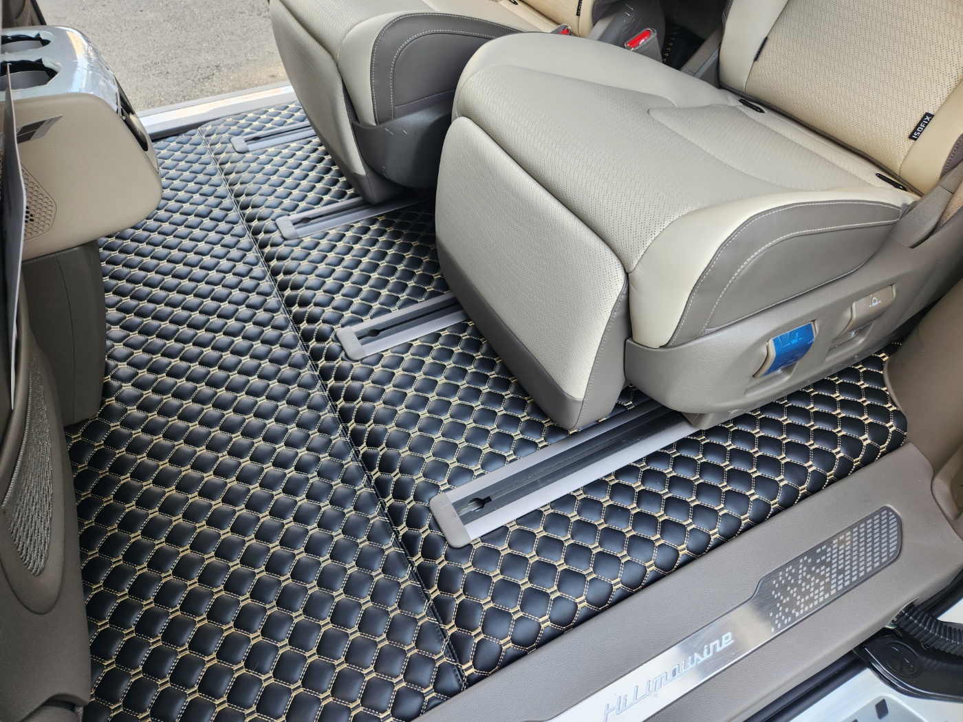 대구 신차 패키지 브이쿨 케이틴트 카니발 KA4 하이 세단 엠보싱 바닥 8