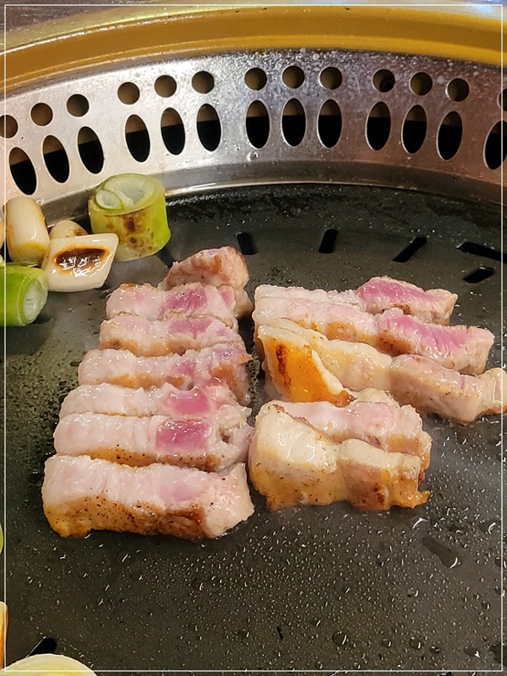  이태원에서 먹는 삼겹살은 쵝오 였어 돼지래스토랑 둘째