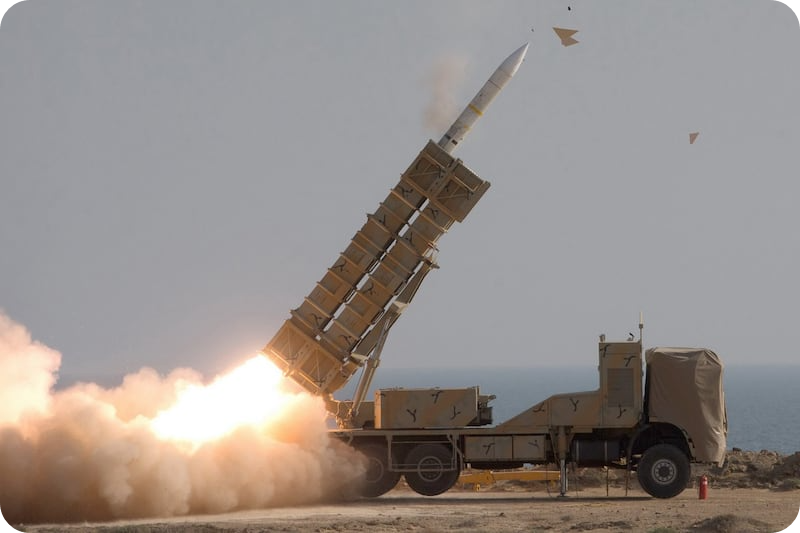 Sistan과 Baluchestan 지방에서 미사일 발사 군사 훈련을 하고 있는 이란