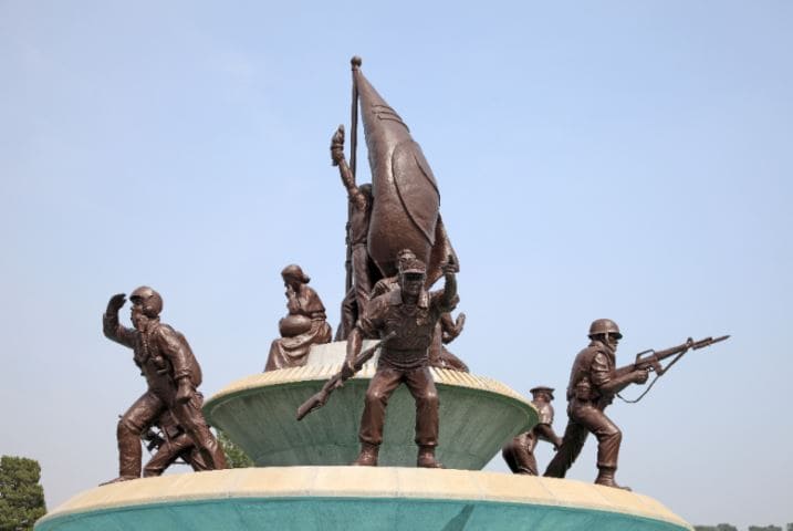전쟁기념관-군인-동상