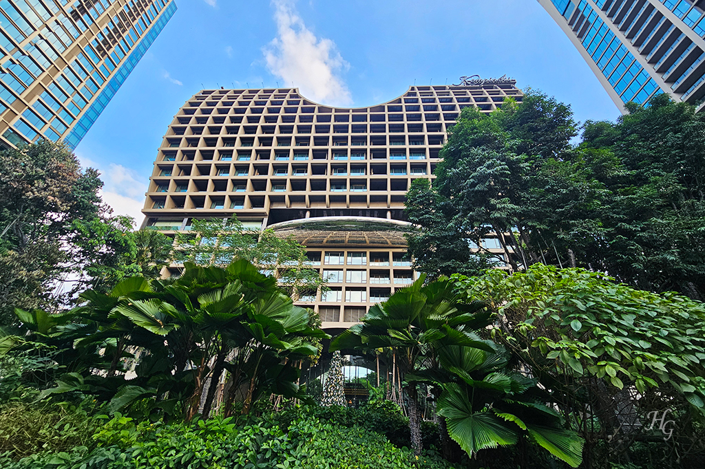 태국 방콕 씬톤 켐핀스키 호텔 Bangkok Sindhorn Kempinski Hotel 정원에서 바라본 건물 외부