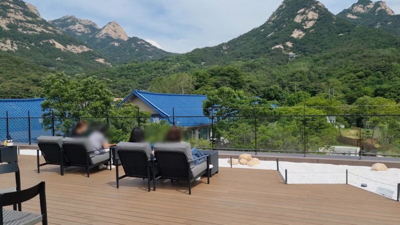  요즘핫플 북한산 스타벅스  평일 낮시간 혼잡도