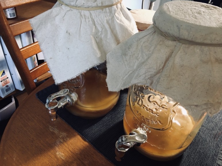 '콤부차(kombucha)' 직접 만드는 먹는 법, 똑똑한 집에서 살기 때문에 집에서 몸에 좋은 '콤부차(kombucha)' 직접 만드는 먹는 법, 똑똑한 집에서 살기 때문에 집에서 몸에 좋은