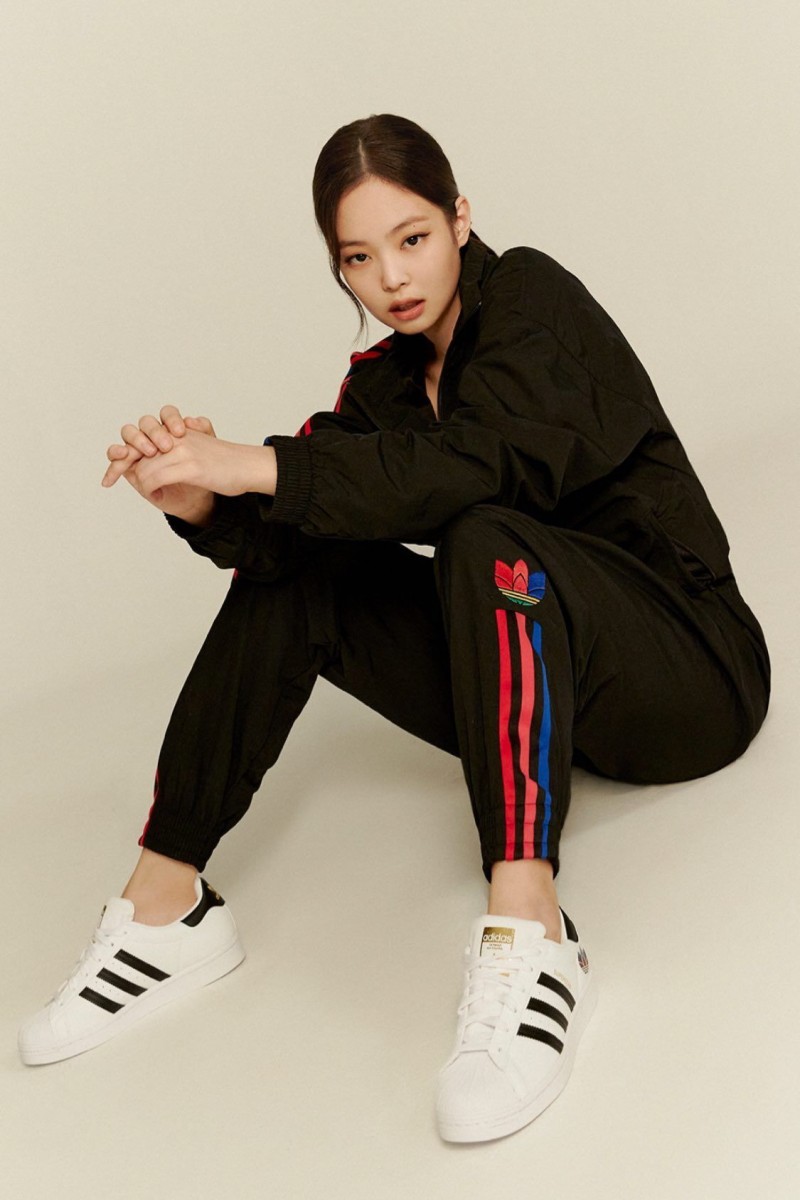  제니 아디다스